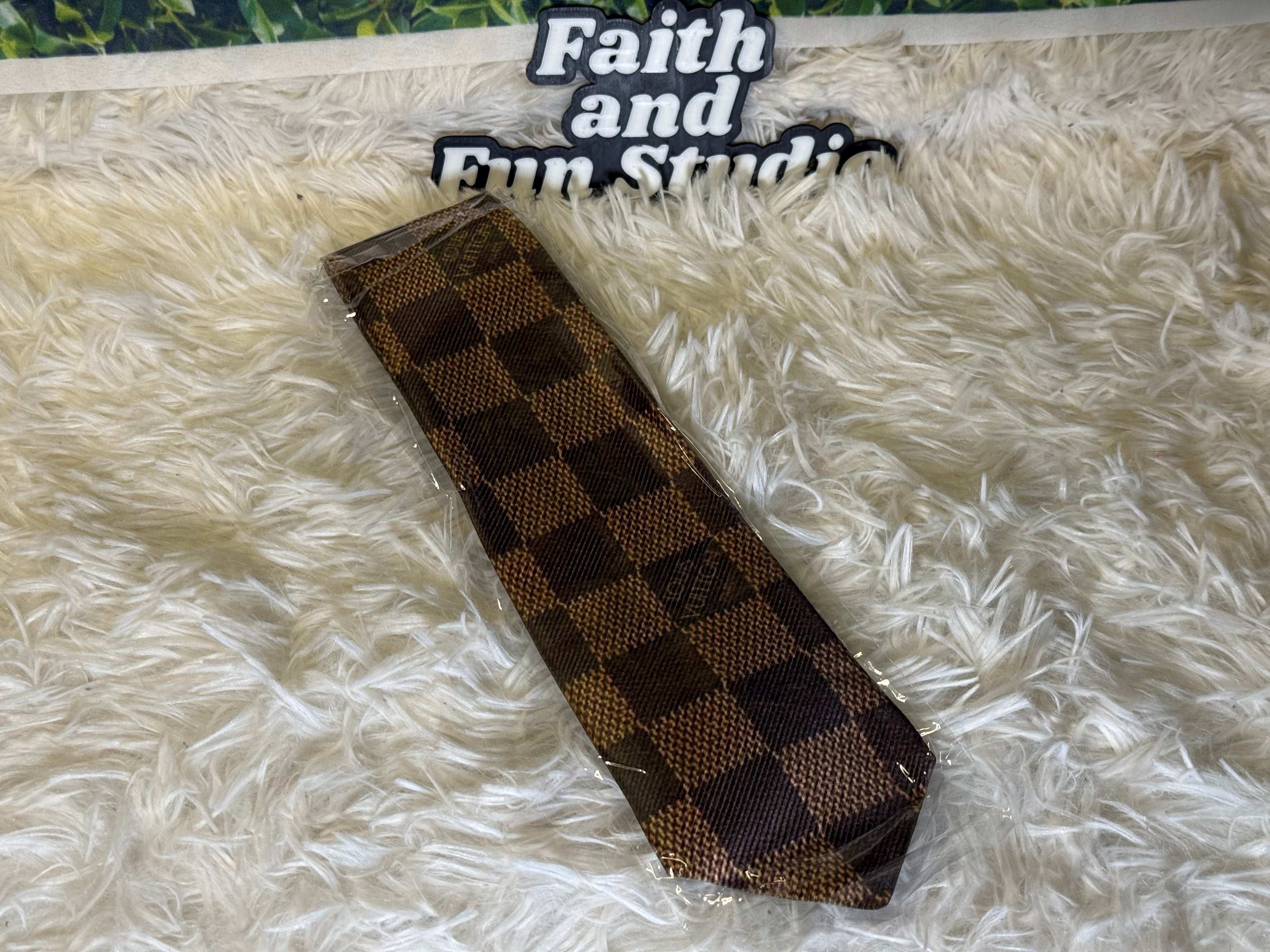 Tie kits/ Ties