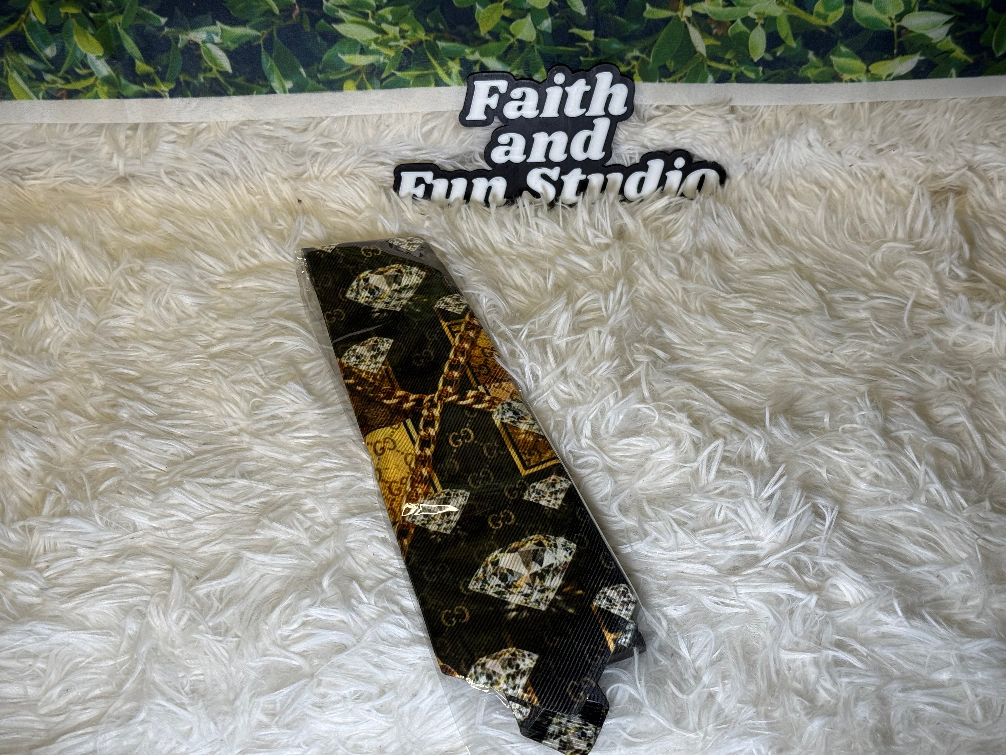 Tie kits/ Ties