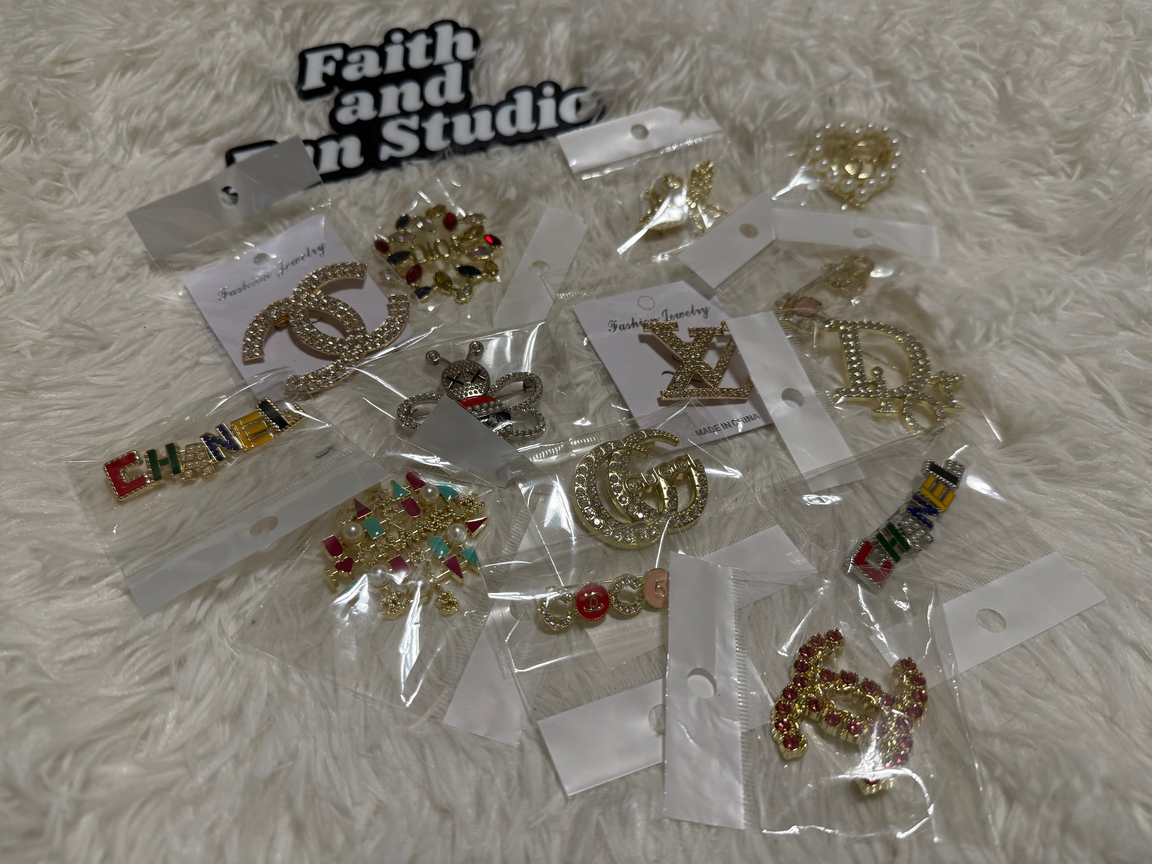 Brooch Bundle ( 5 Random Designer Inspired)